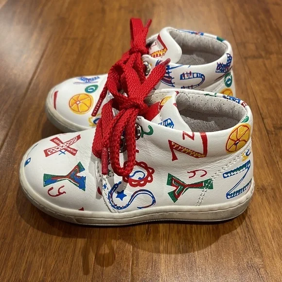 Panda‎ Shoes - Picture 2 of 5